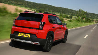 Fiat Grande Panda hybrid - rear tracking