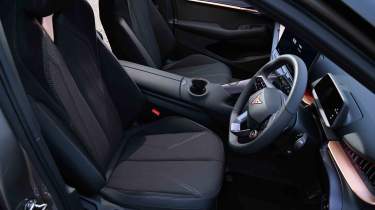 Cupra Tavascan – front seats