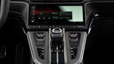 Aston Martin Vantage - centre console