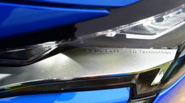 Peugeot 3008 - headlight