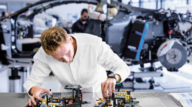 Bugatti Chiron LEGO - constructing