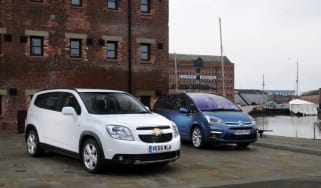 Chevrolet Orlando vs Citroen Grand C4 Picasso