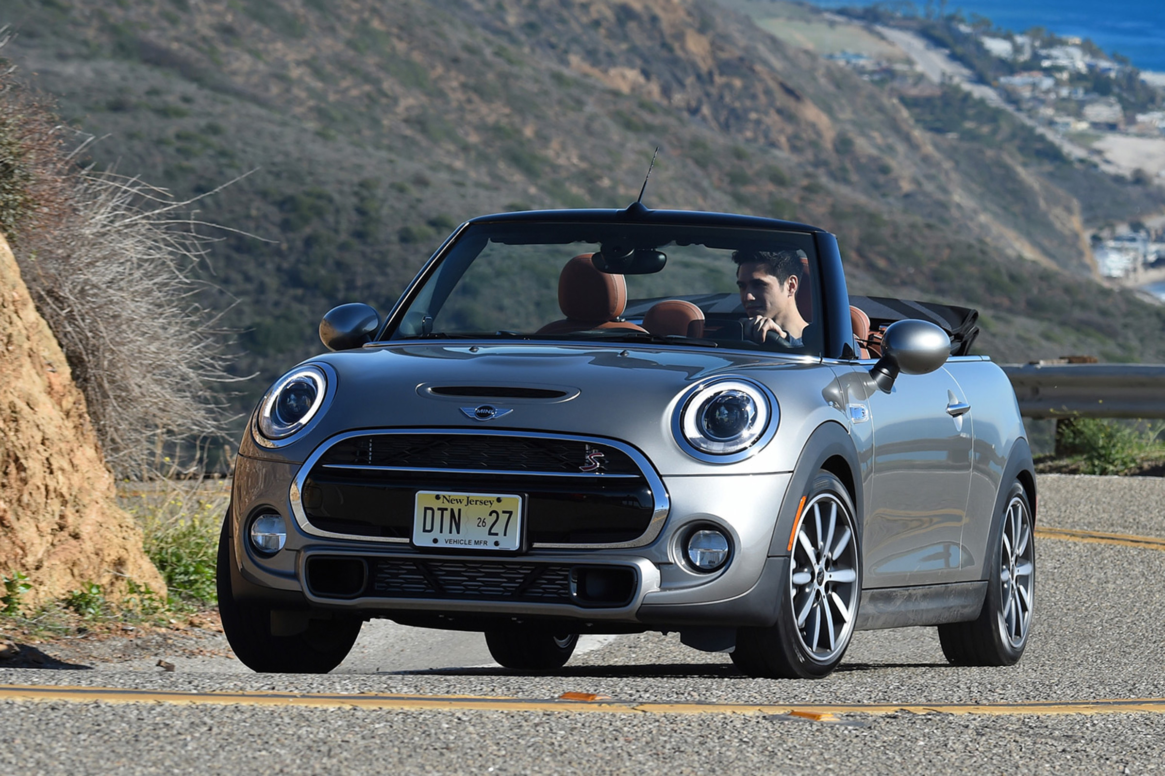 MINI Cooper S Convertible 2016 review | Auto Express