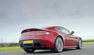 Aston Martin V12 Vantage