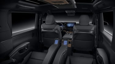 Lexus LM - seat layout