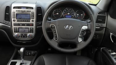 Hyundai Santa Fe dash