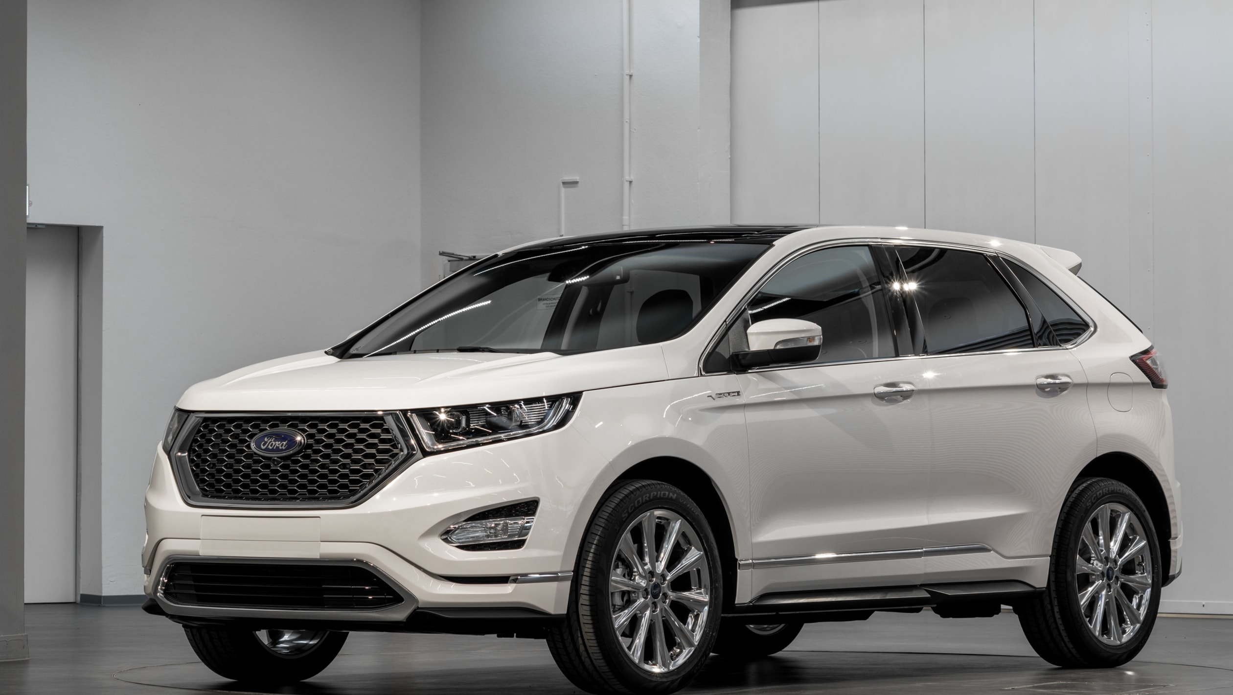 Ford Edge Vignale - pictures | Auto Express