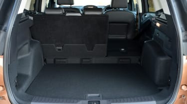 Ford Kuga Titanium 2.0 TDCi boot seats down
