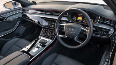 Audi A8 60 TFSI e - dash