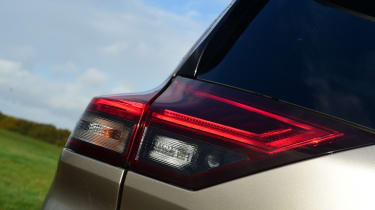Nissan X-Trail E-4orce - taillight