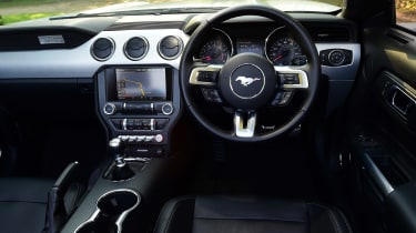 Convertible megatest - Ford Mustang - interior