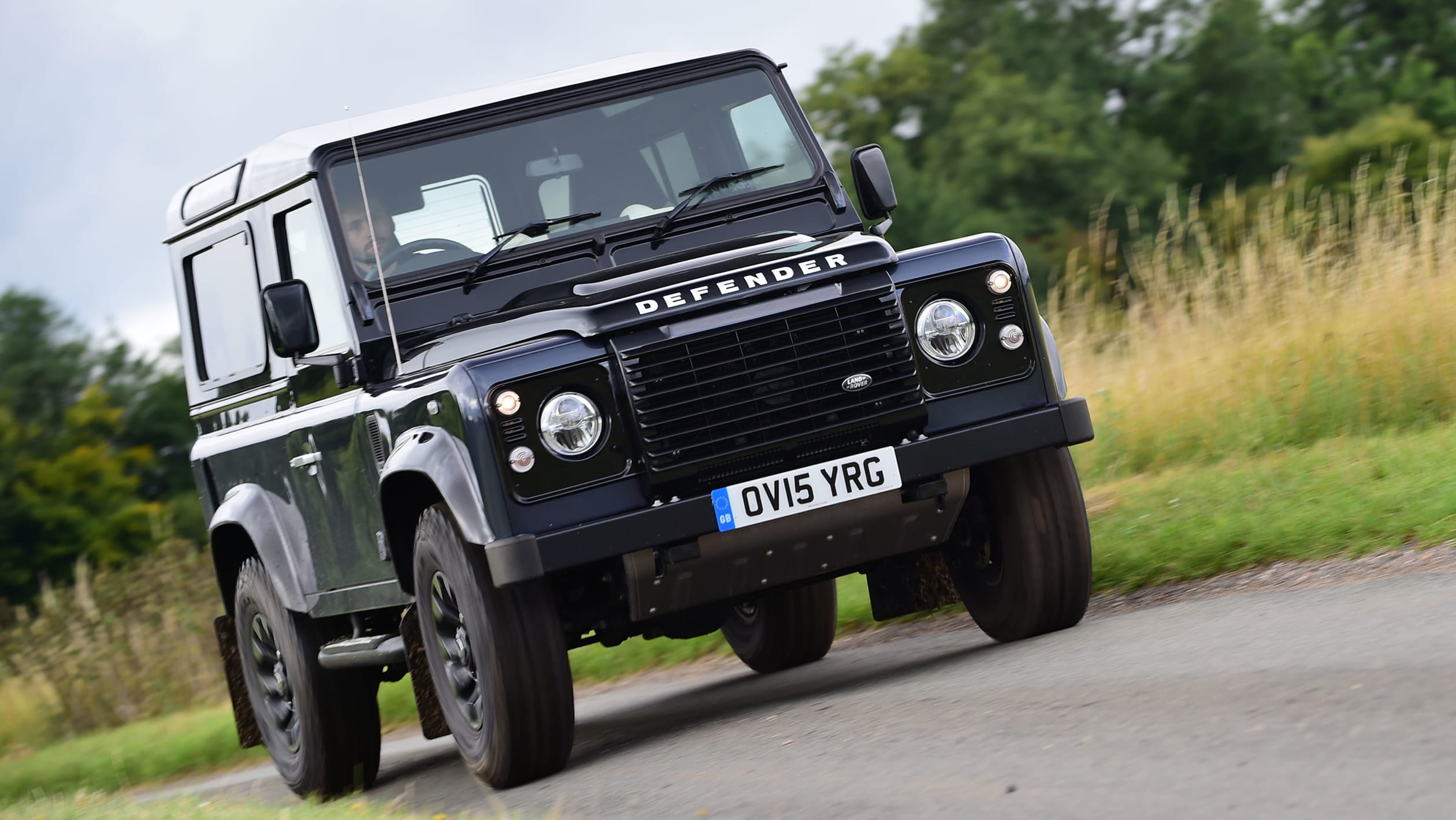 Land rover defender 2015