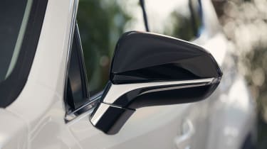 Lexus NX 300h Sport - mirror