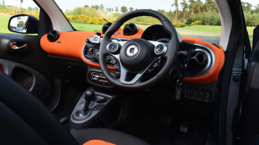 Convertible megatest - Smart ForTwo Cabrio - interior
