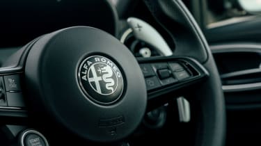 Alfa Romeo Giulia - steering wheel