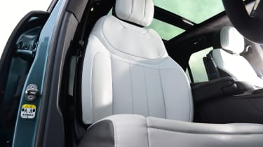 Range Rover Sport - front seats