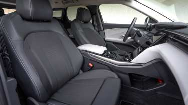 Ford Explorer 2024 - front seats