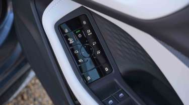Audi A5 Avant - haptic door controls