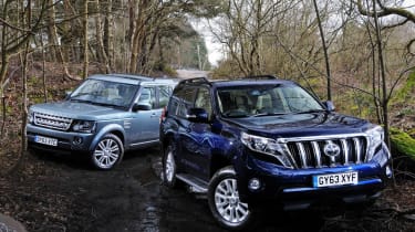 Land Rover Discovery 4 vs Toyota Land Cruiser