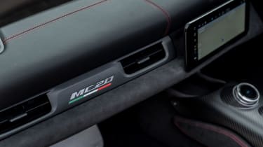 Maserati MC20 Cielo - interior detail