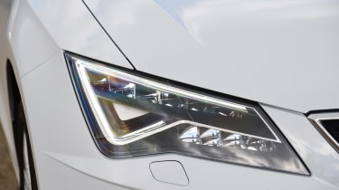 SEAT Leon - front light detail