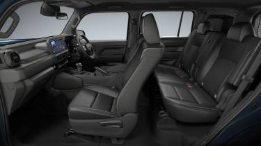 Toyota Land Cruiser FJ - seats