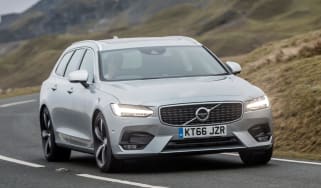 Volvo V90 R-Design 2017 - front cornering