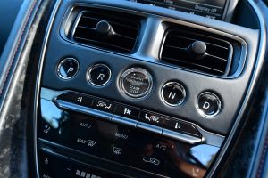 Aston Martin DBS Superleggera - centre console