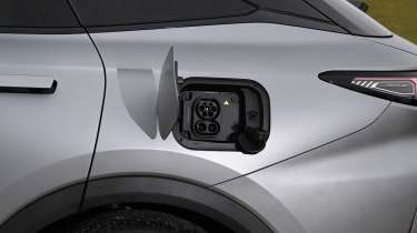 Omoda 9 - charging port