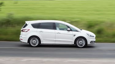 Ford S-MAX Vignale - side