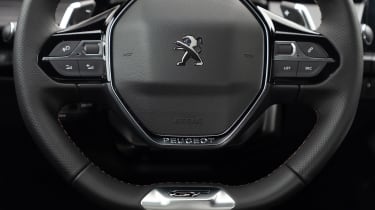Peugeot 508 Hybrid - steering wheel
