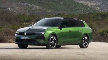 Vauxhall Astra Sports Tourer - front static