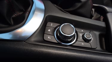 Mazda MX-5 RF 2017 - centre console