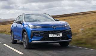 Volkswagen T-Roc Match trim - front tracking 