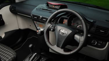 Used Toyota IQ - dash