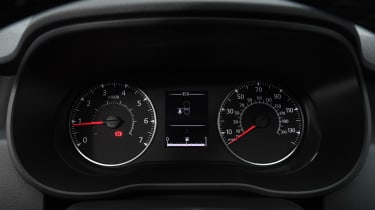 Dacia Duster - dials