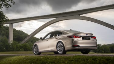 Lexus ES rear 3/4