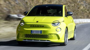 Abarth 500e - front action