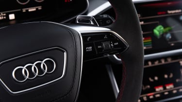 Audi RS 6 Avant - steering wheel