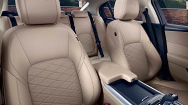 Jaguar XE - studio seats