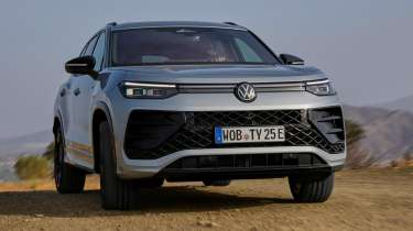 Volkswagen Tayron - full front action