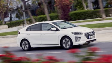 Hyundai Ioniq Hybrid - front action