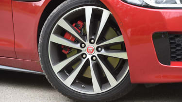 Jaguar XE S - wheel