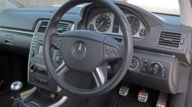 Used Mercedes B-Class - dash