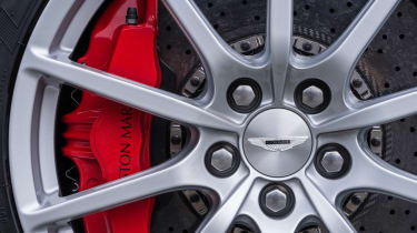 Aston Martin V12 Vantage S Roadster brakes