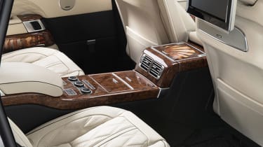Overfinch Manhattan Edition - rear seats