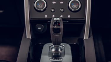 Land Rover Discovery Sport - gear selector