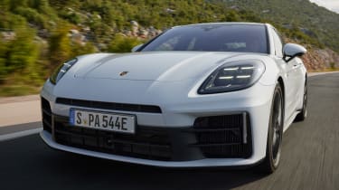 Porsche Panamera E-Hybrid - full front