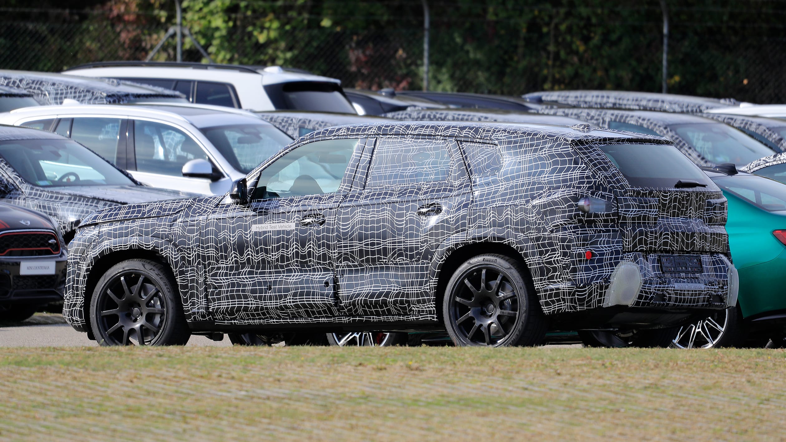 BMW%20X8%20-7.jpg