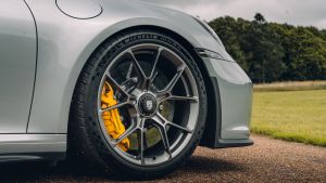 Porsche 911 GT3 Touring Package - front wheel